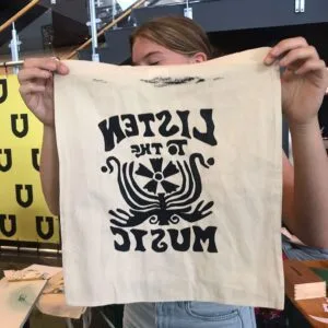 in deze zeefdrukworkshop leer je zelf je eigen tasje maken